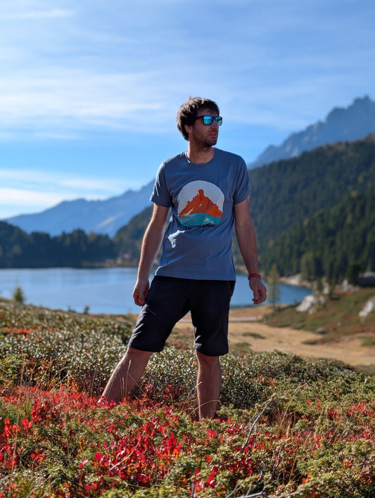 Passo Giau men's t-shirt with front print, worn on an autumn hike by an alpine lake